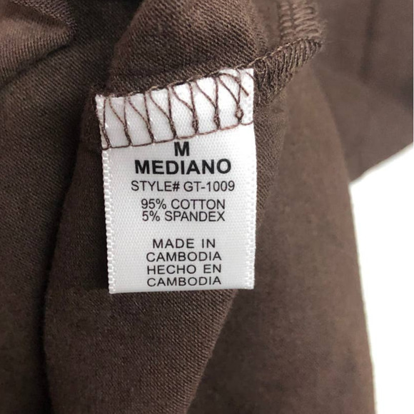 5/$25 Zenana Brown Short Sleeve V-Neck Tee M - Picture 4 of 4